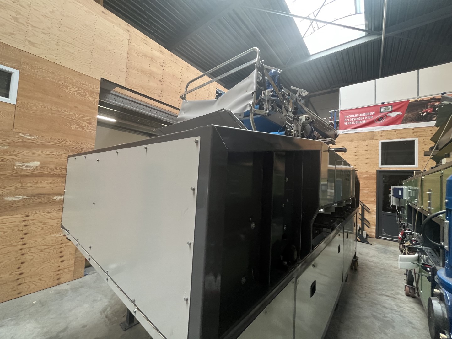 ���������� �������� ������� Pro Vega � 4 ������������