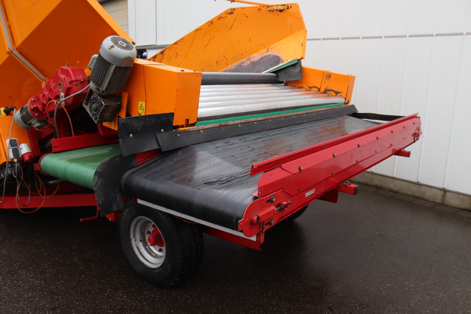 Miedema SB-851RZ receiving hopper