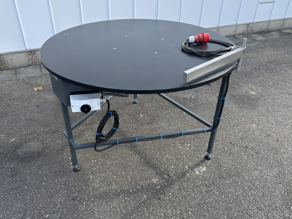 Manter RT 130 DG Поворотные столы 130 см
