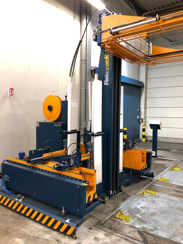 Reisopack 2915 automatic pallet strapping machine with pallet corners