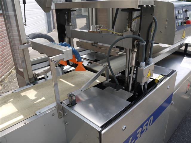 Поточная упаковочная машина Ulma PV-350 с правым входом