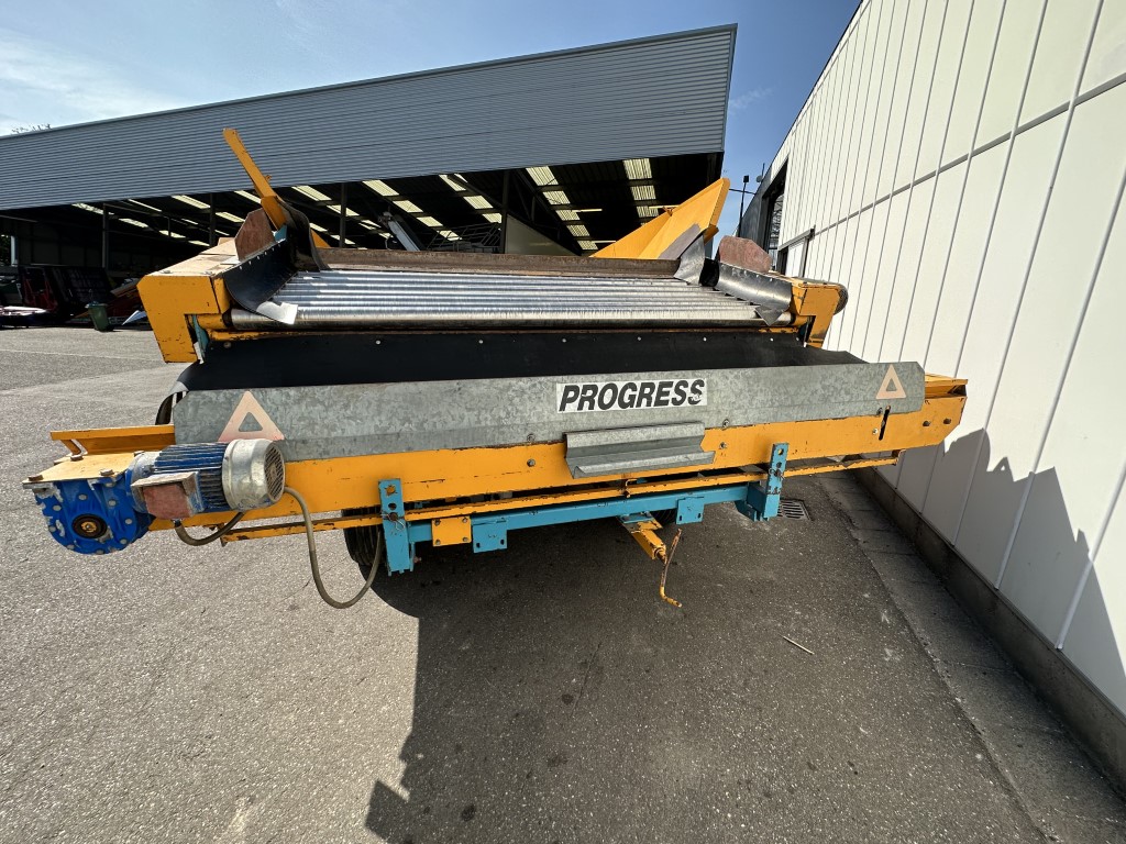 Бункер Climax progress 840E с роликовым очистителем и 2 конвейерами.