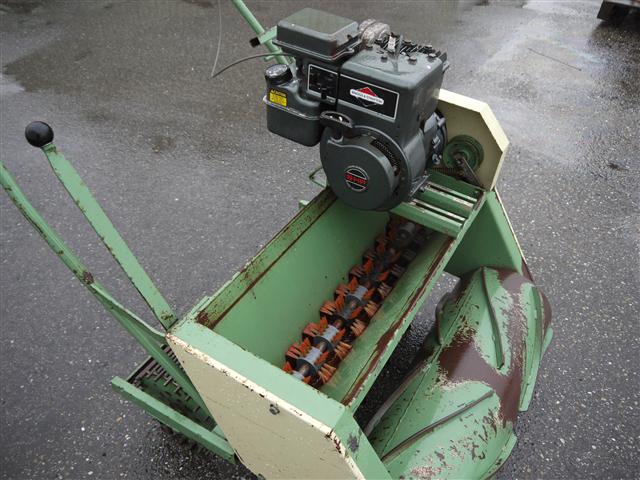Механическая сеялка Vandenberg с двигателем Briggs & Stratton