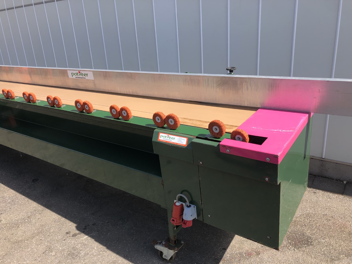 Potveer flower bunching machine