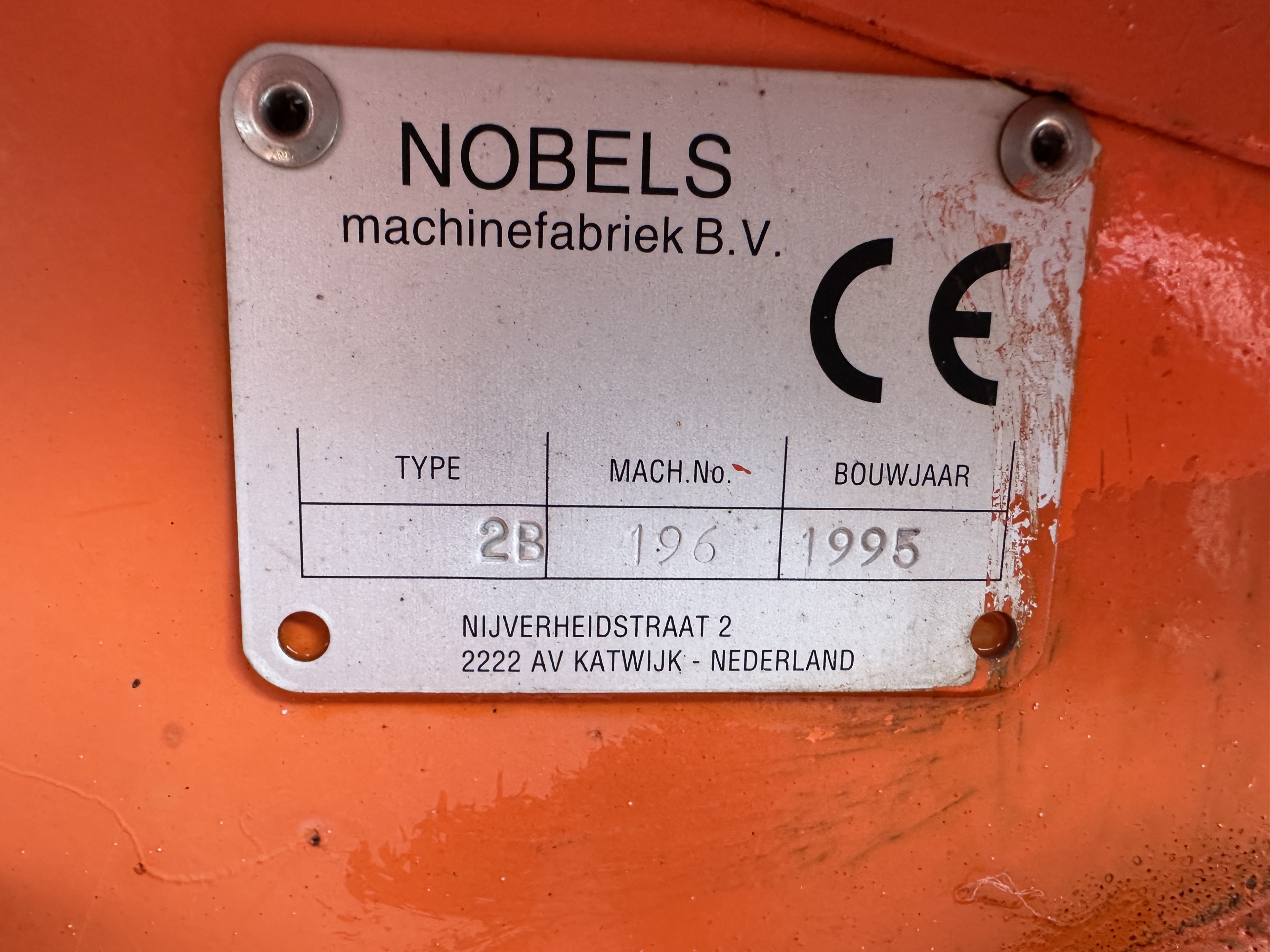 Nobels 2B Машина для уборки урожая c гряд для цветочных луковиц и моркови