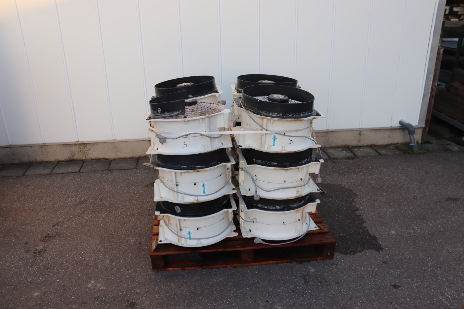 12 x Vostermans Multifan recirculation ventilaters for greenhouse