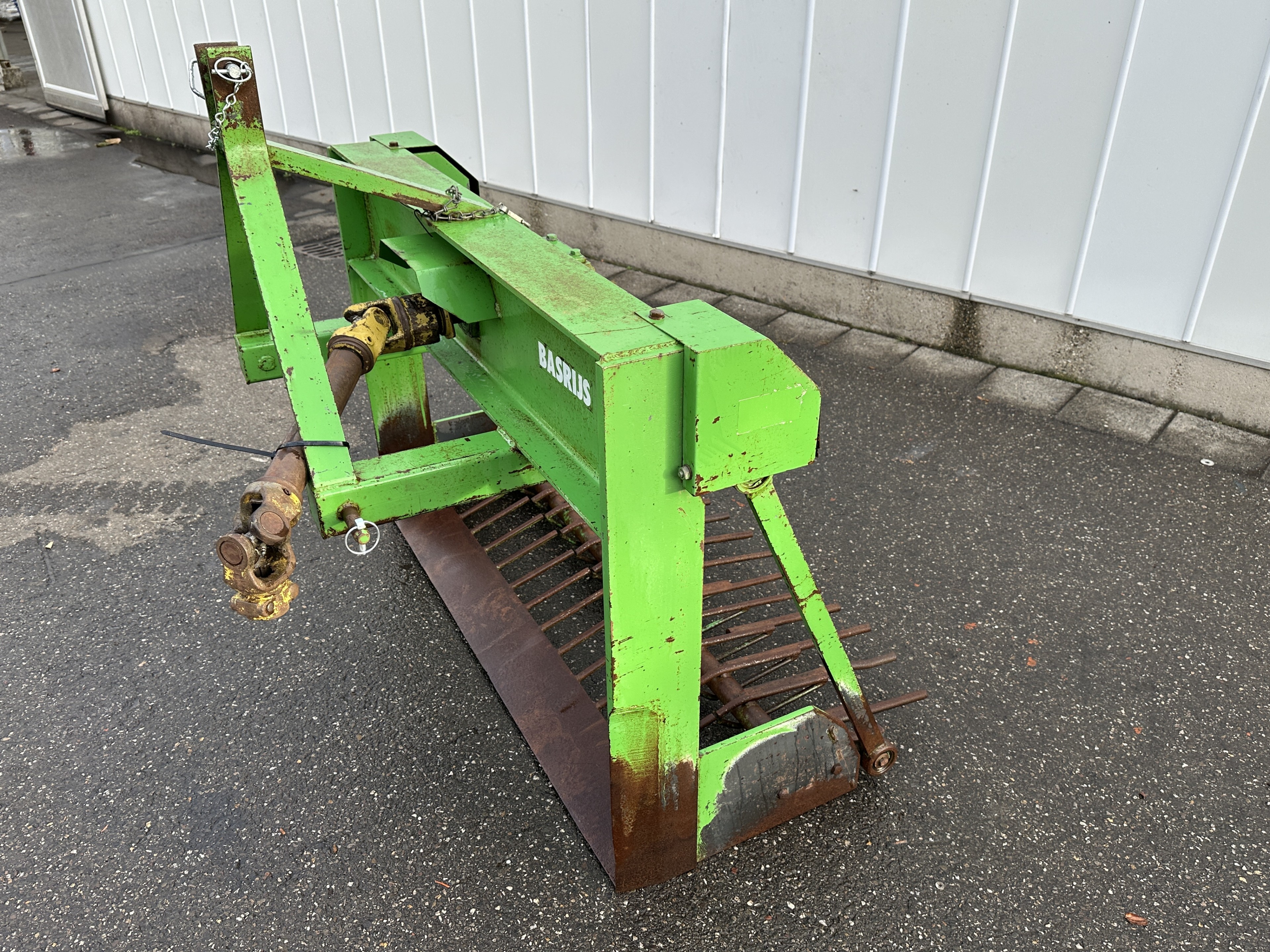 Basrijs ������������ ���������� ����a 135 �� ��������� ������