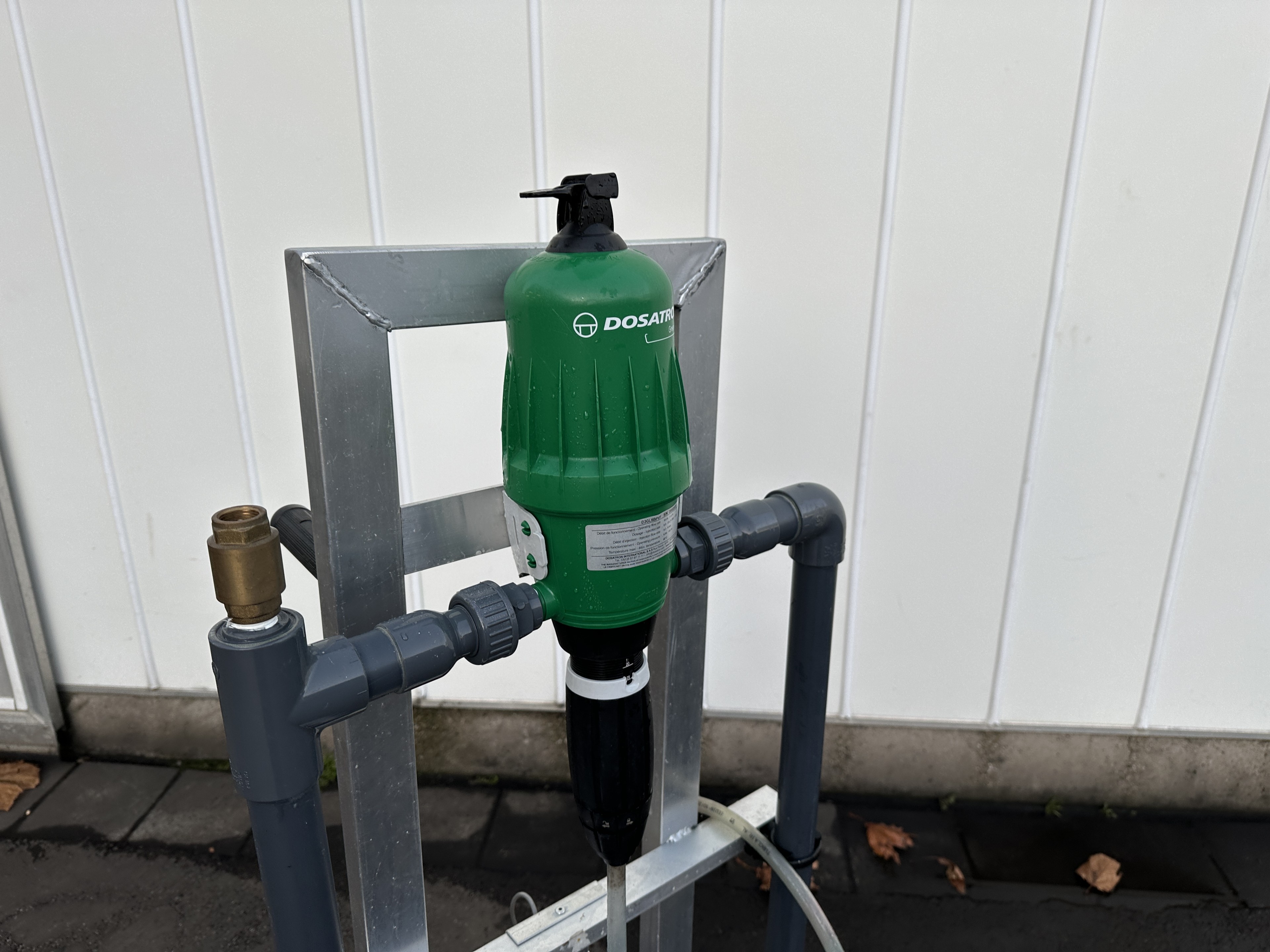 Dosatron D3GL2VF � ����������� EC �� ��������� �������
