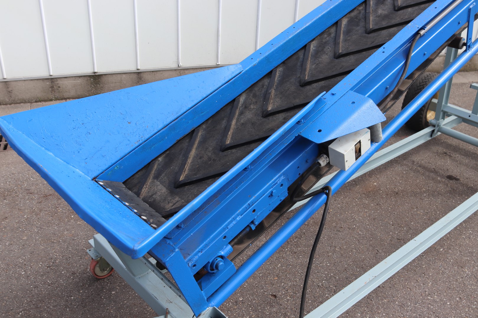 W.N. Kramer elevator 575 x 40 cm
