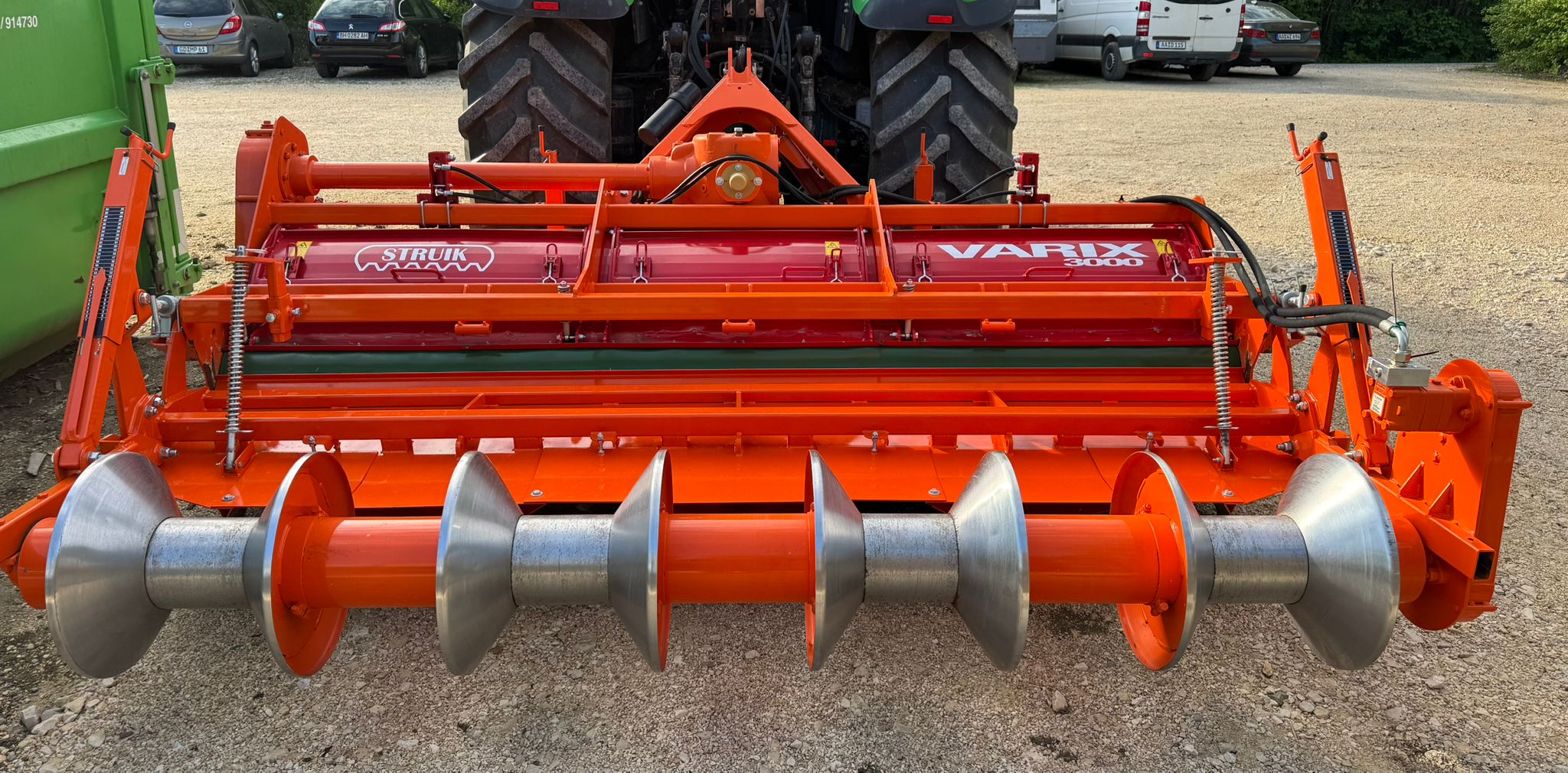 Struik Varix 3000 Грядо-/гребнеобразователь 4 x 75 см с гидравлическими роликами для диаболо