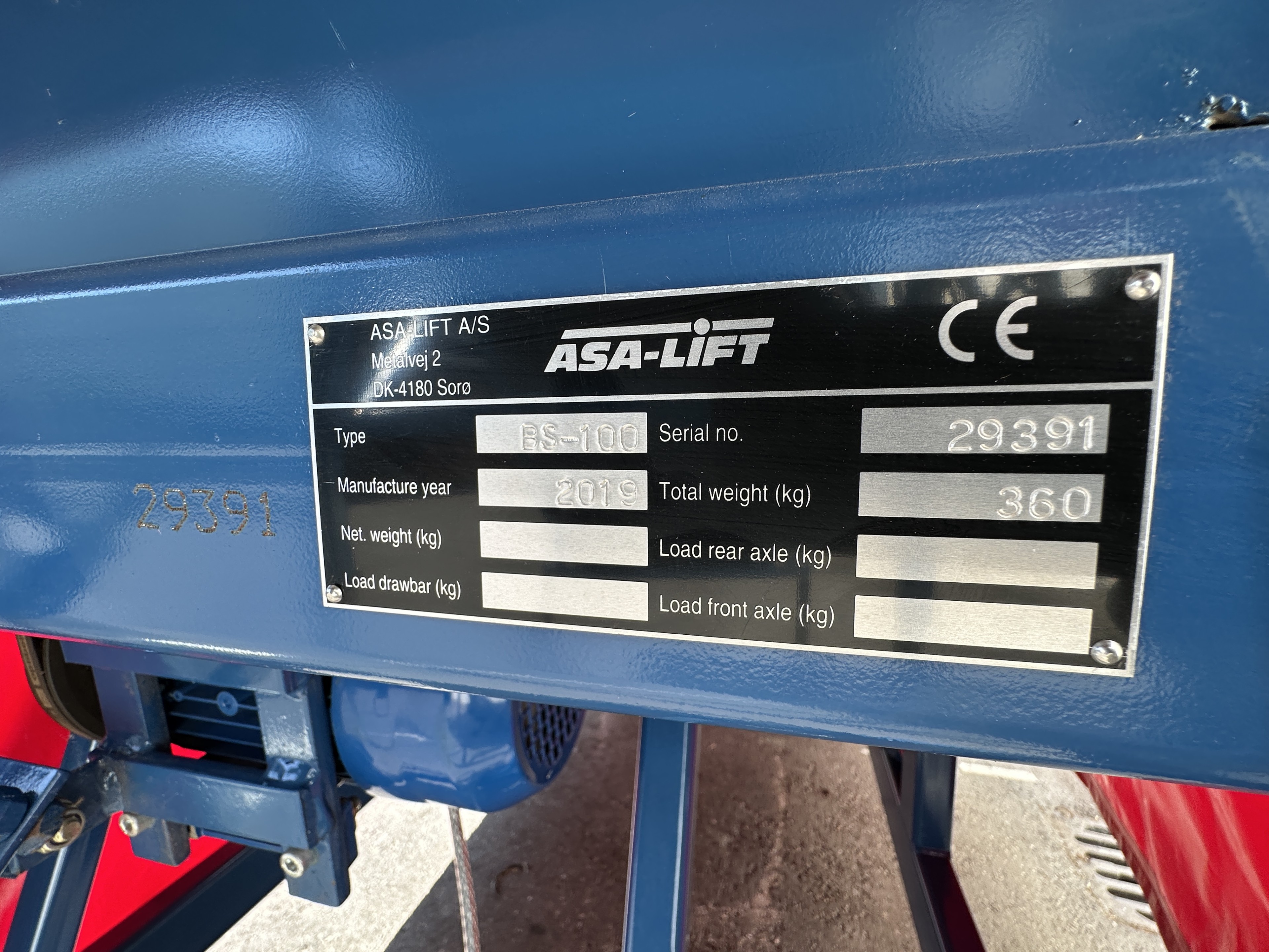 Asa-Lift BS-100 Машинa для сортировки по длине с бункером для корма и поперечным разгрузочным конвейером.
