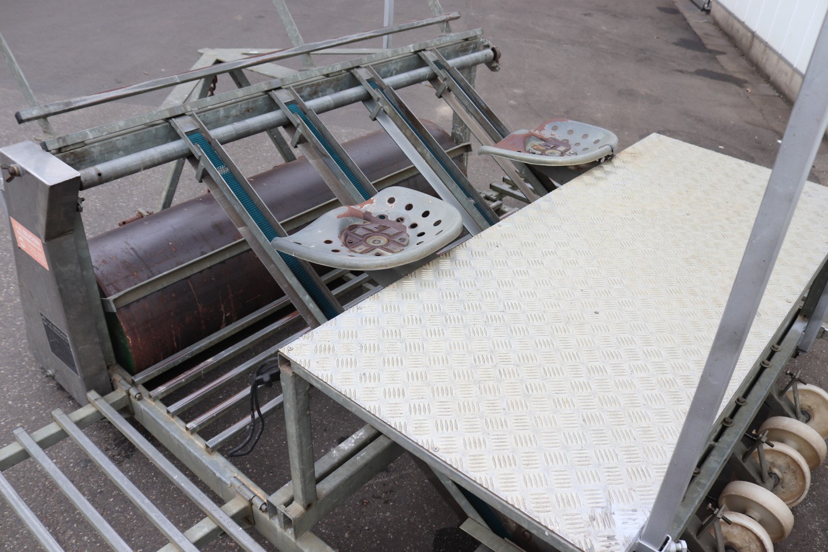 Van den Beucken planting machine transplanter for soilblocks 4 rows