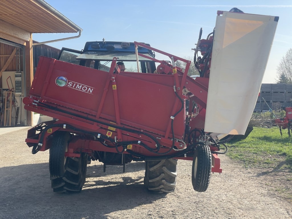 Simon S3B Морковоуборочный комбайн навесной, однорядный с бункером