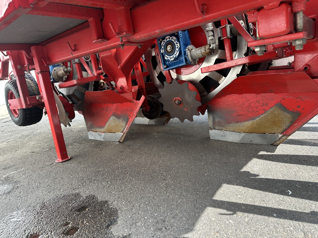 Elco ������ ��� ������� � ����� 4 ���� � �������