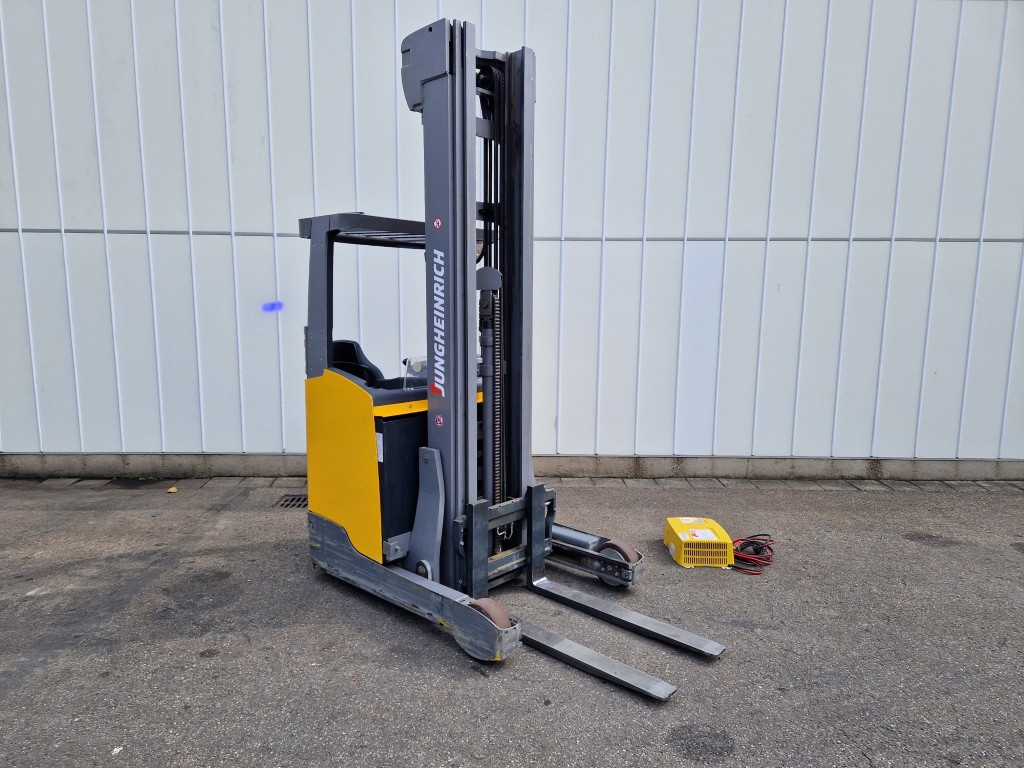 Jungheinrich ETV214 - 770 cm ричтрак 1400 кг