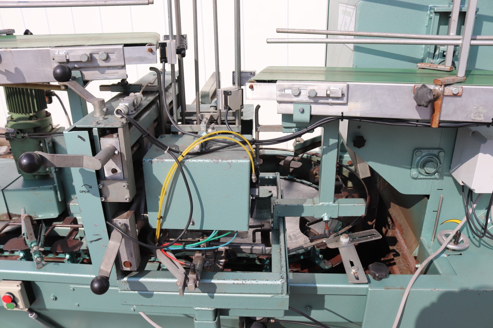 Heto H14C potting machine with 2 potdispensers