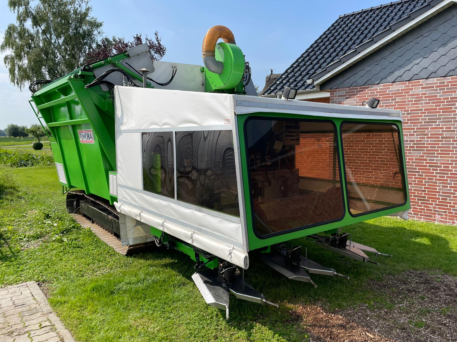 Tumoba SP3 harvester for Brussels sprouts with 3 rows