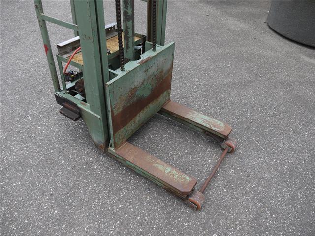Ван Rooyen boxlift с зарядным устройством