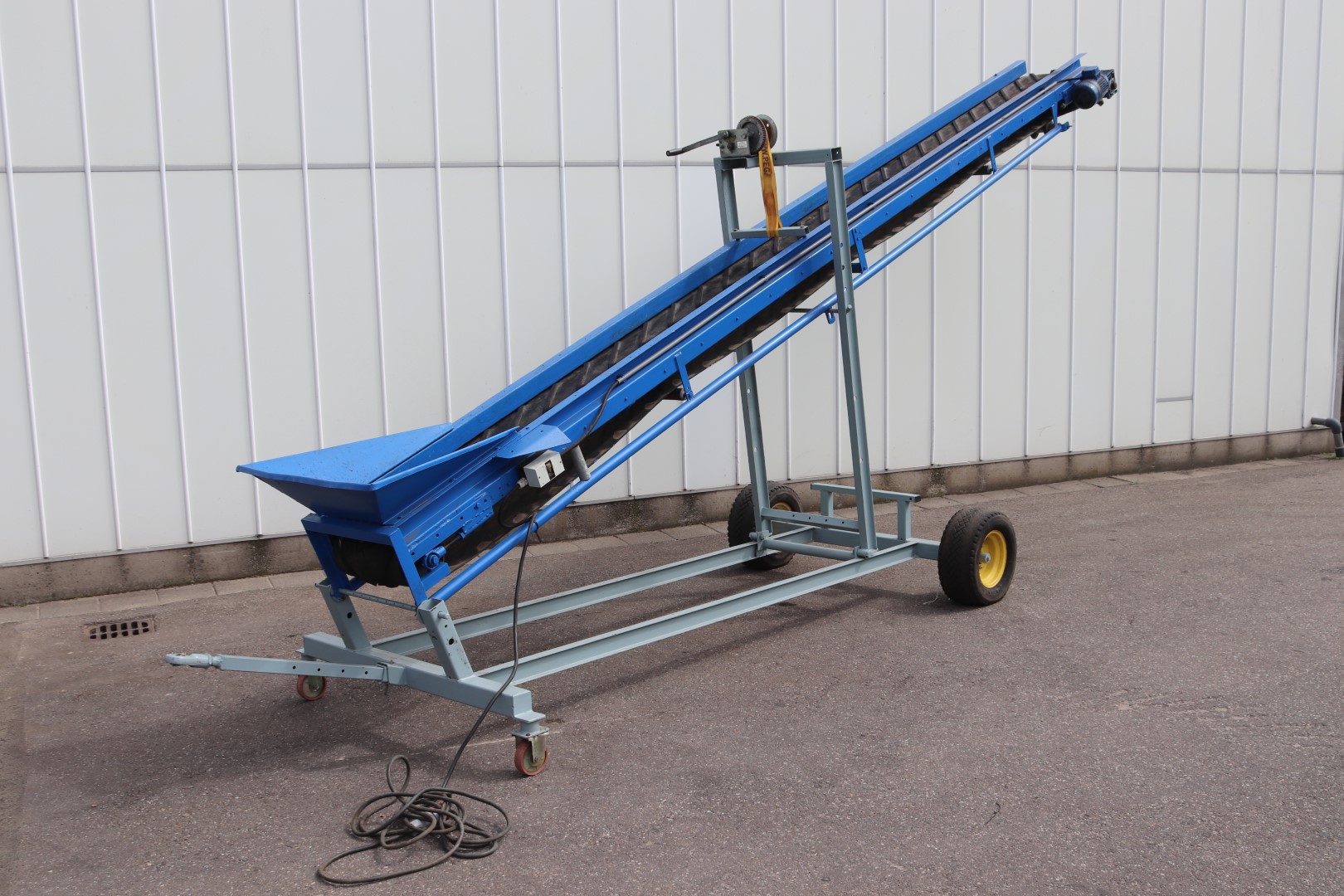 W.N. Kramer elevator 575 x 40 cm