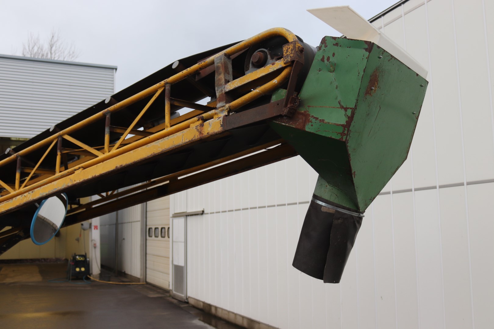 Beerepoot Elevator conveyor 13,3 meter
