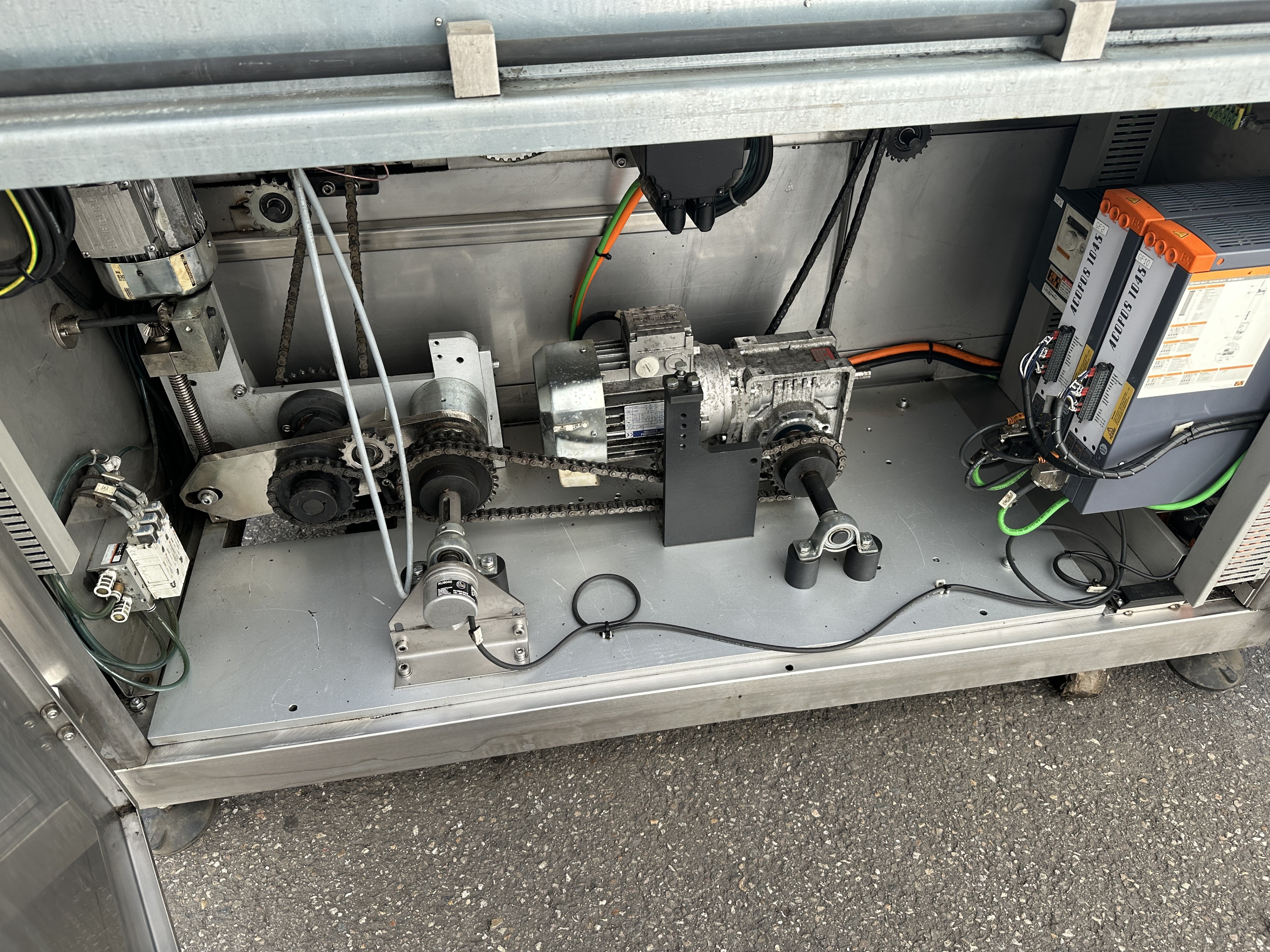 MIF Food Enginering A-412C Упаковочная машина флоу-пак (Flow pack) С этикетировщиком EME