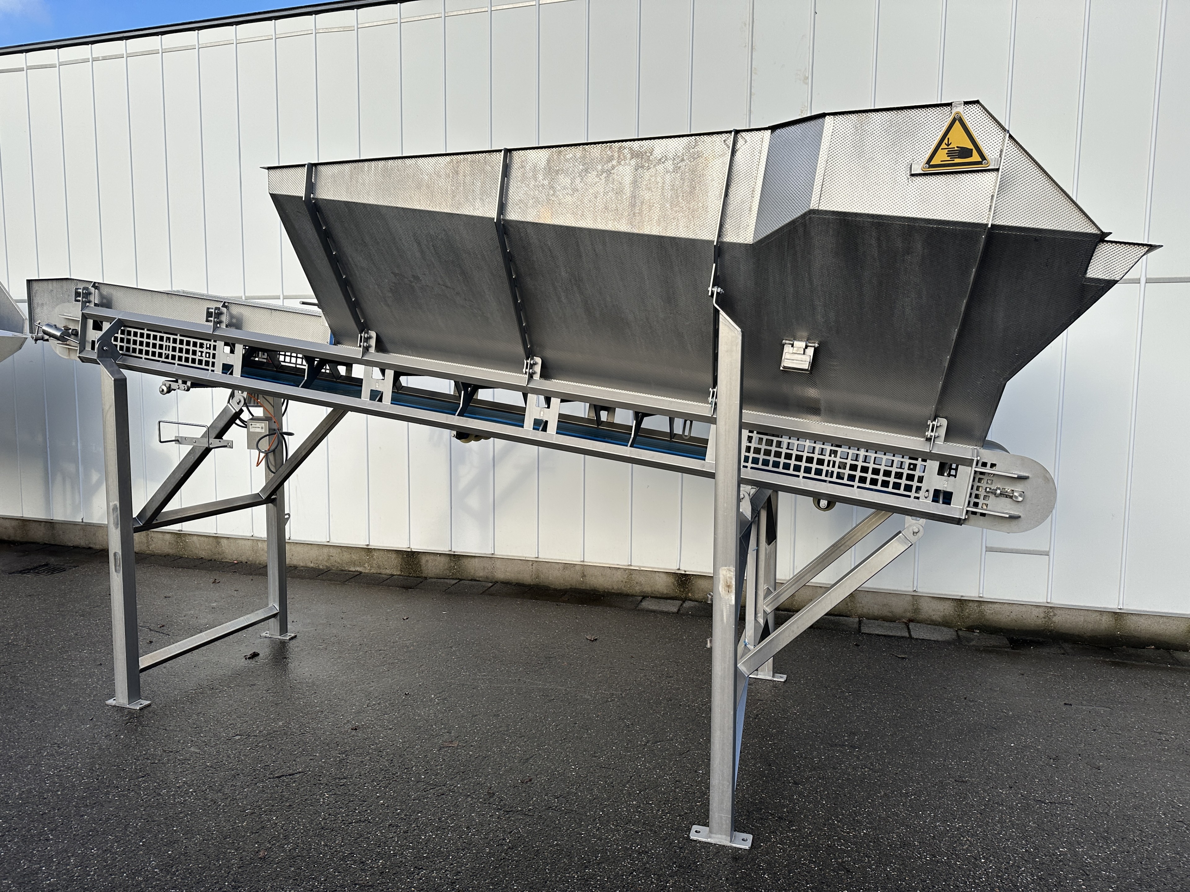 Innotec Systems Дозирующий бункер Конвейер 475 x 77 см, нержавеющая сталь.