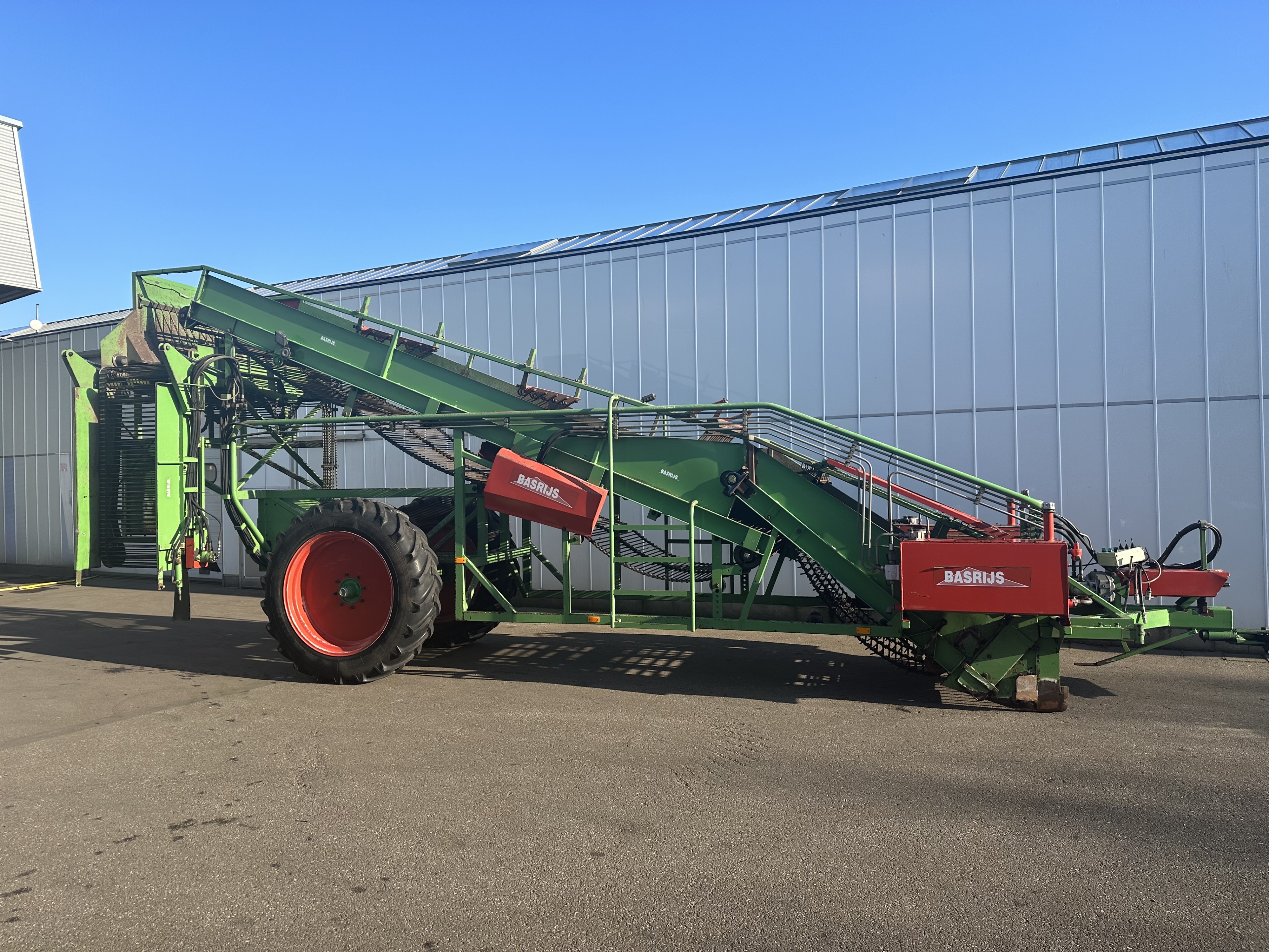 ������� Basrijs ��� ����� ��������, ��� �������� � ������