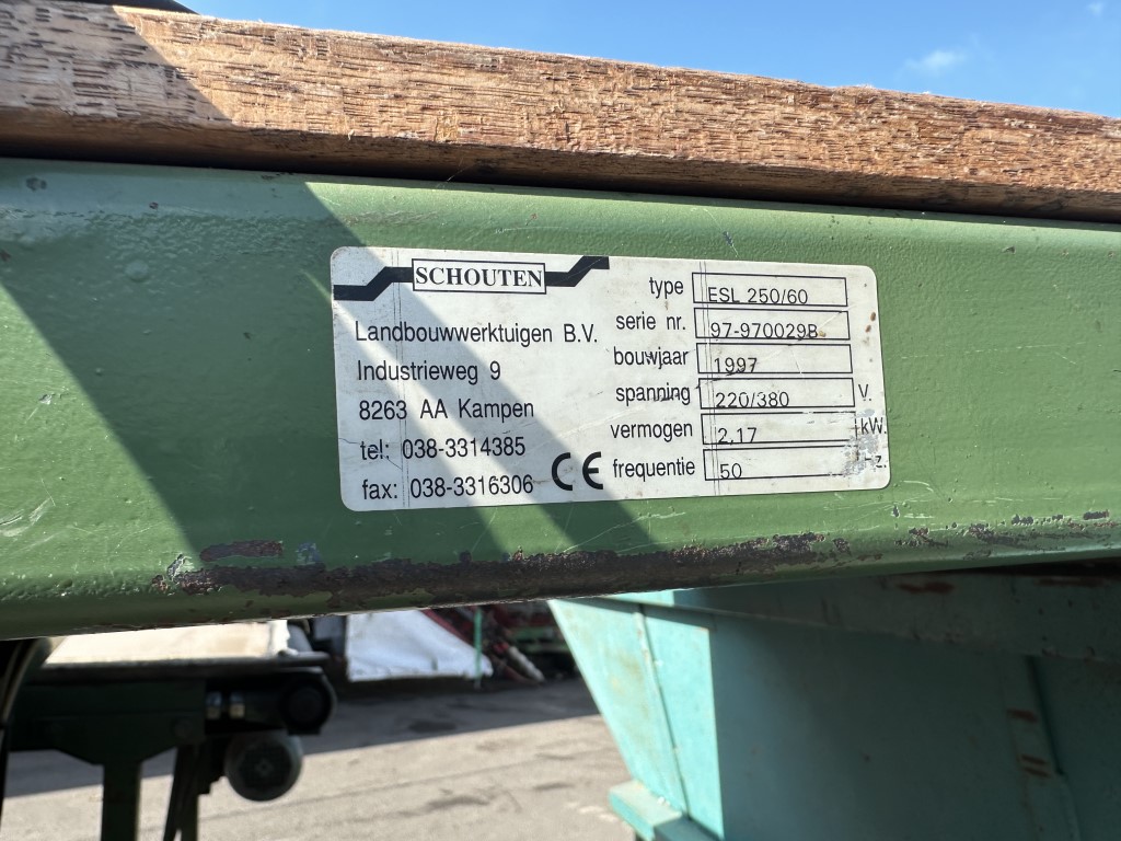 Schouten ESL250/60 Инспекционный конвейер с виброситом