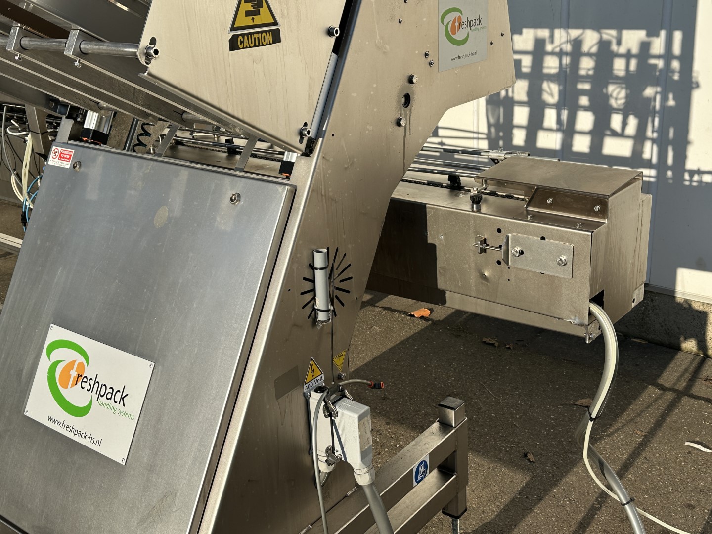 Sorma ACF 115 + DP4 115X Машина для заполнения корзинок с устройством для выборки контейнеров Sorma DP4 115X