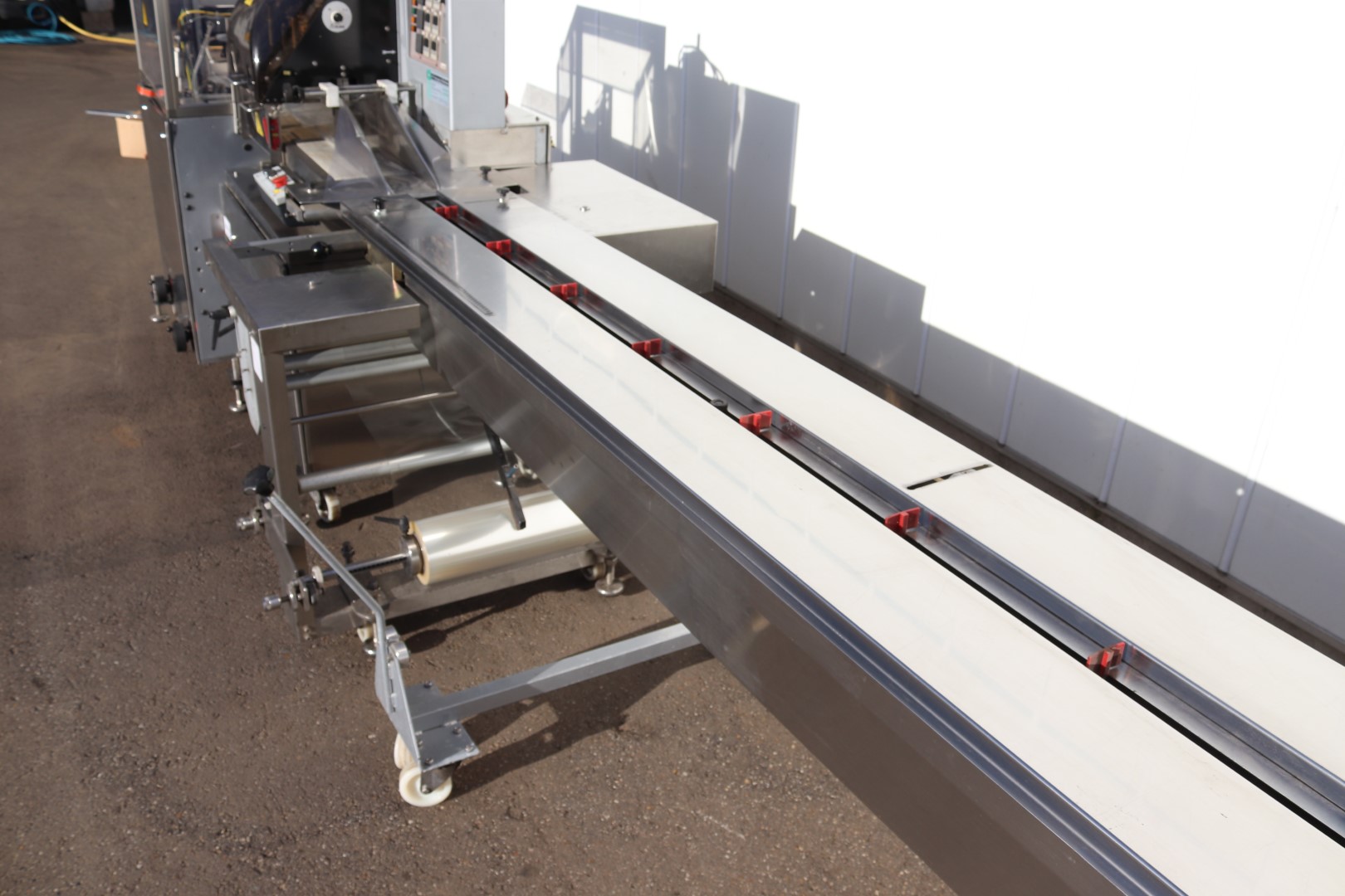 Ulma PV-350 LS-H-I-X Упаковочная машина флоу-пак (Flow pack) с еврозамком