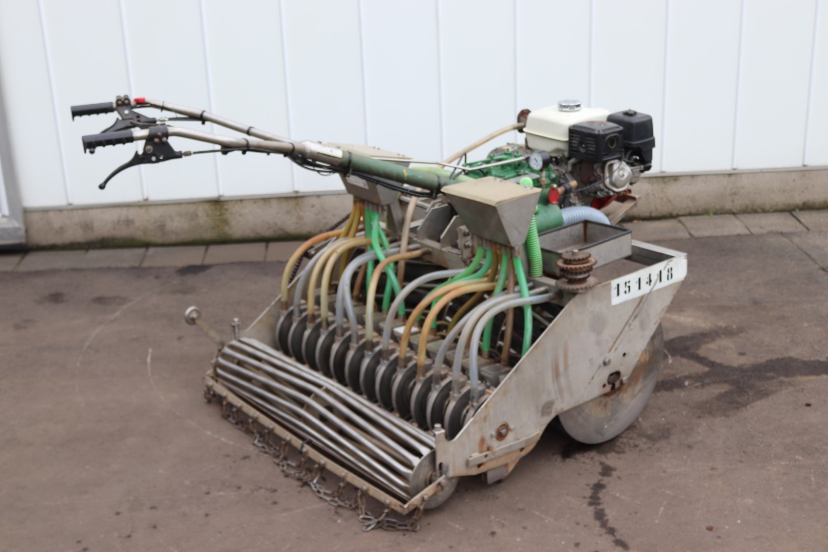 Koppert selfdriven pneumatic precision seeding drill 13 rows