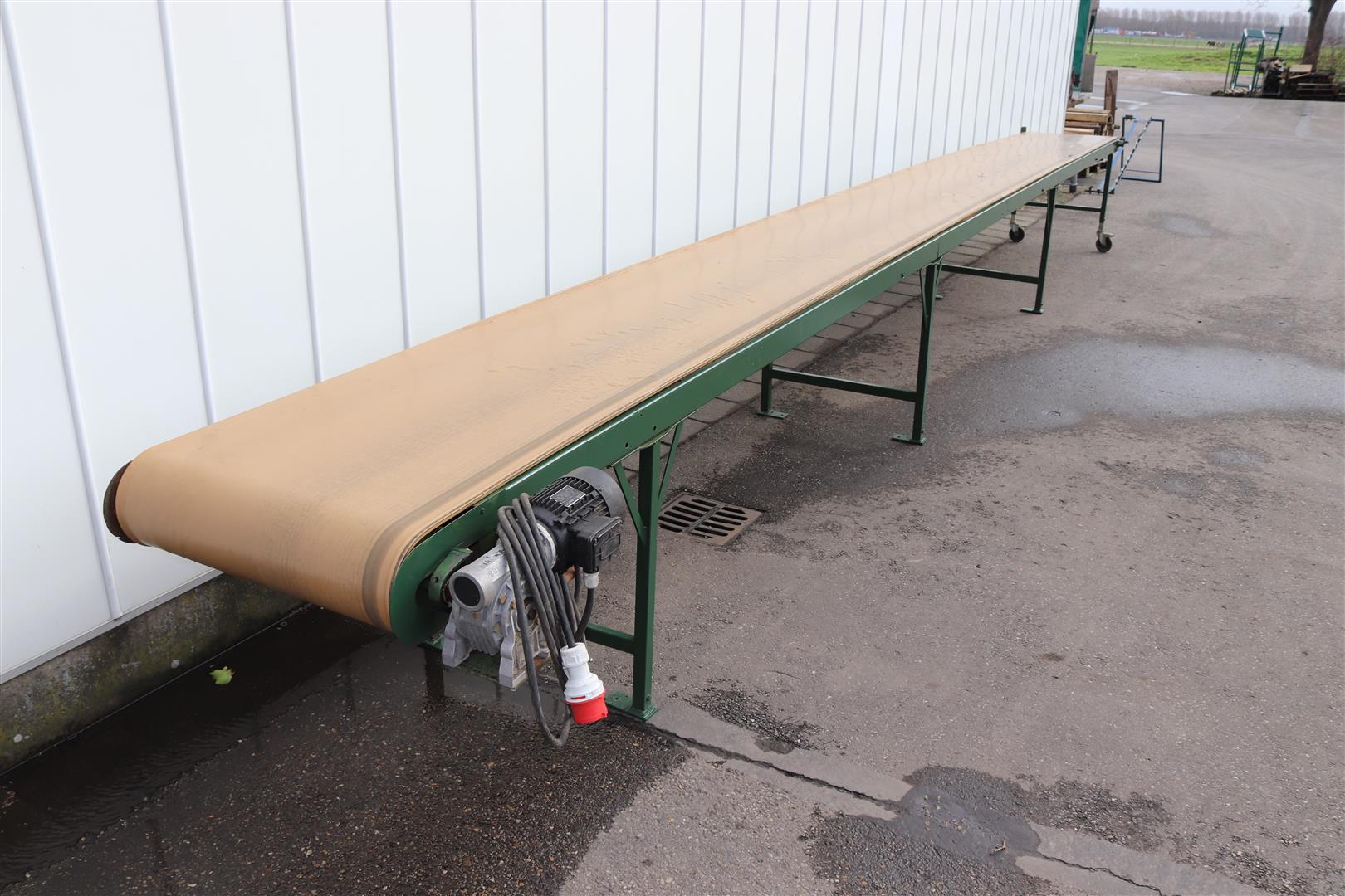 �������� Potveer 815 x 70 ��