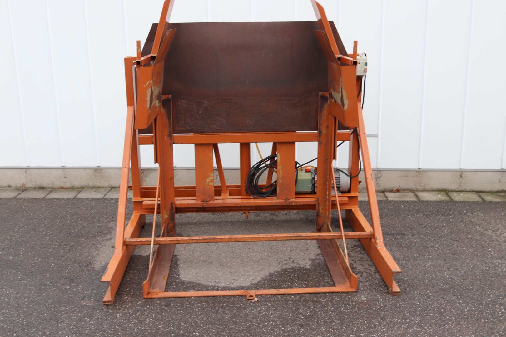 Javo box tipper for max 155 cm wide boxes
