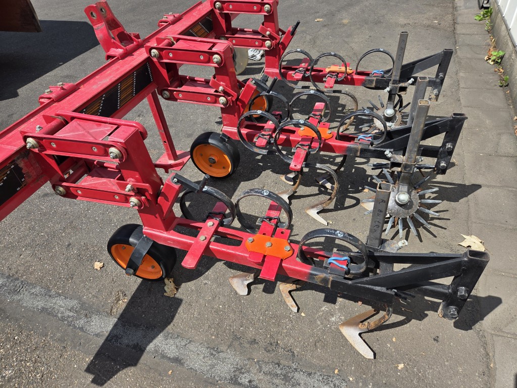 Kongskilde Vibrocorn Культиватор с 3 элементами, 2 рядами