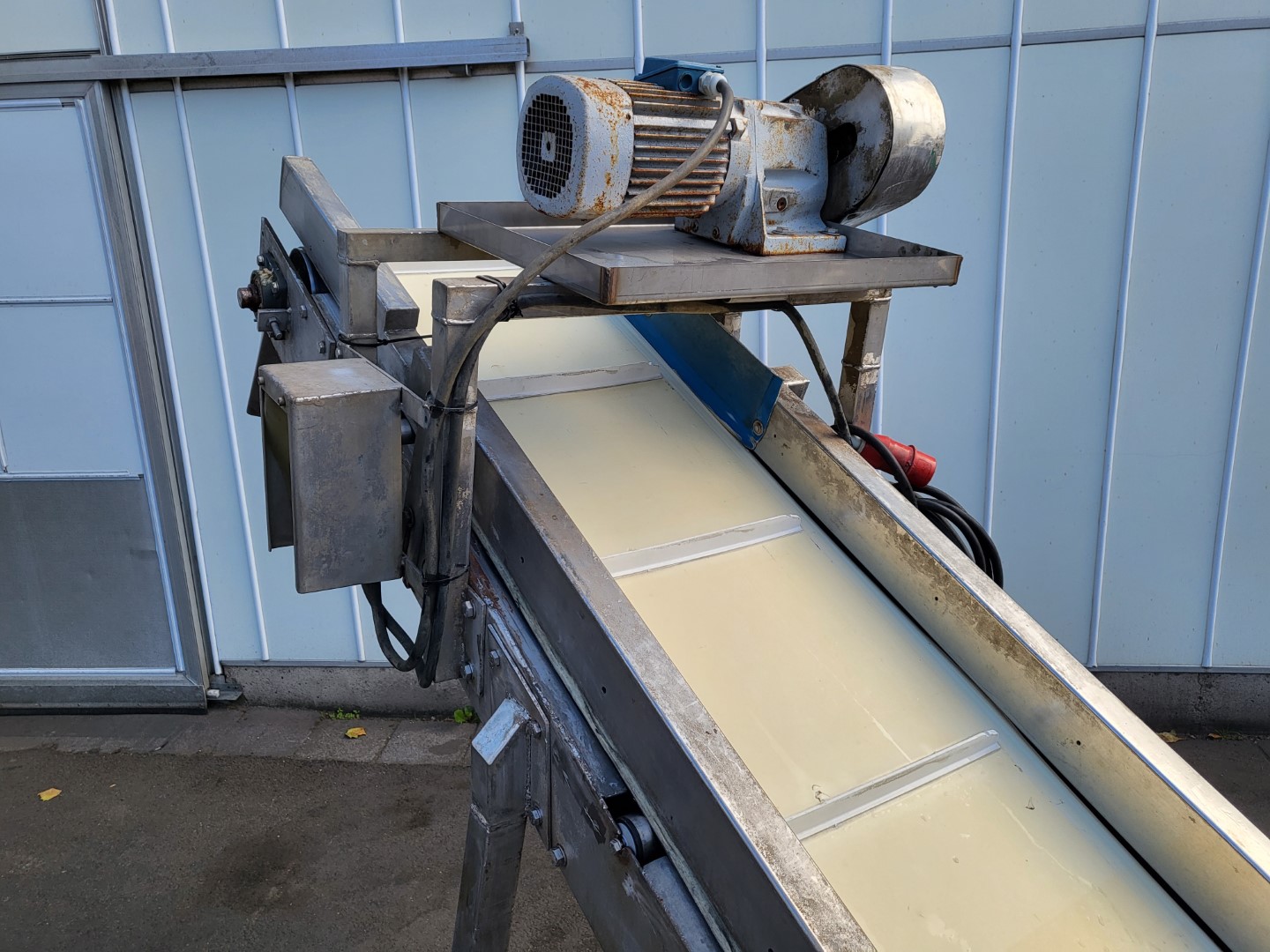 Лифт из нержавеющей стали 320 х 50 см