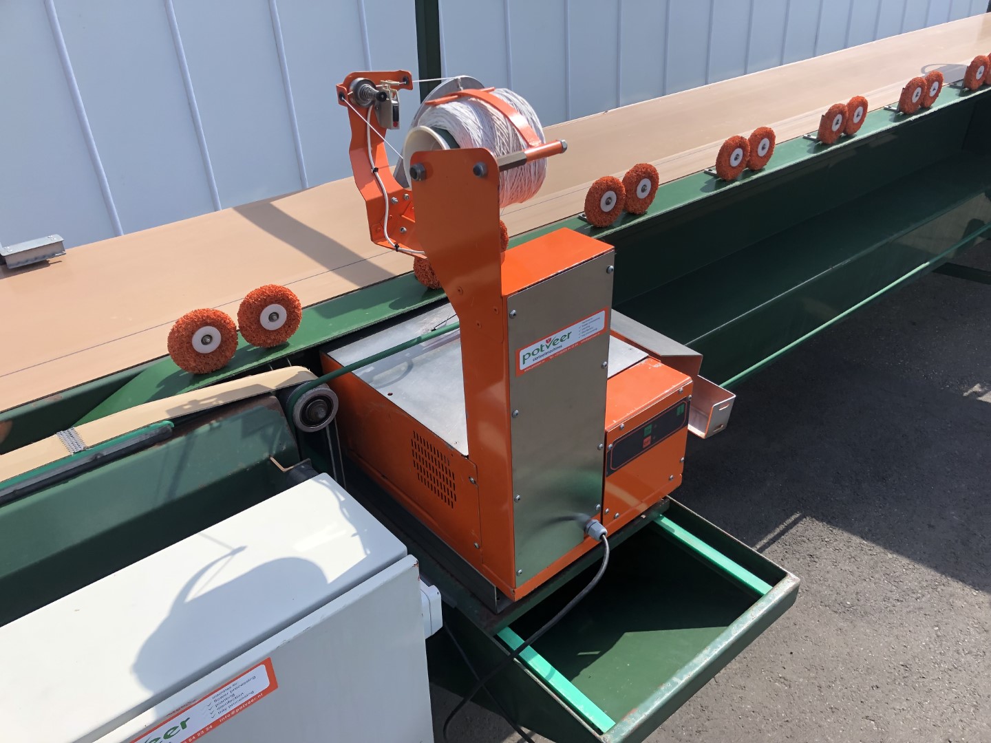 Potveer flower bunching machine