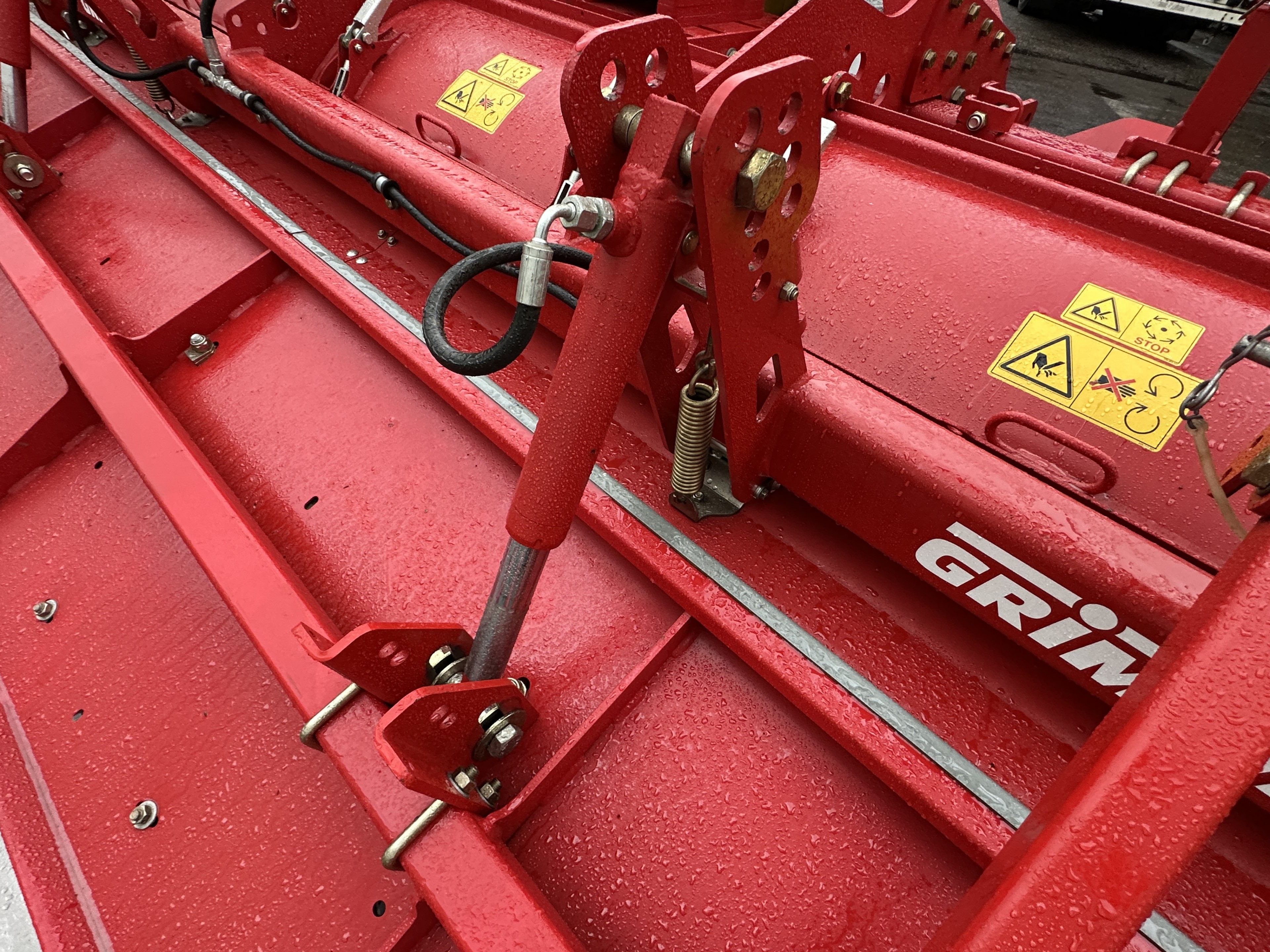 Grimme GF400 Грядо-/гребнеобразователь 4 x 75 см, с формирователями холмов из нержавеющей стали.