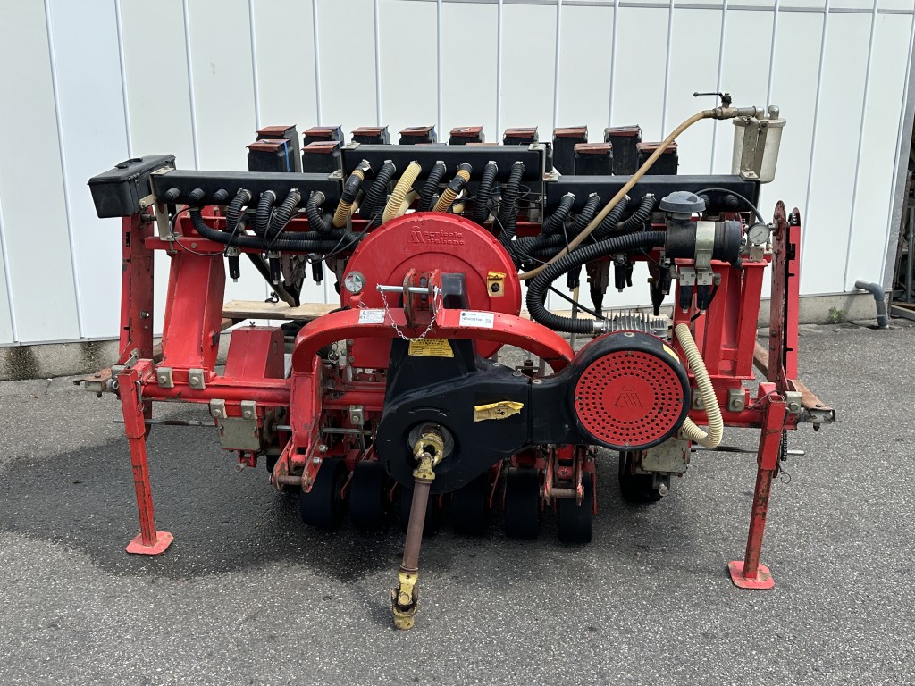 Agricola A1640 SNT2290 Пневматическая сеялка 12 рядов по 16 элементов