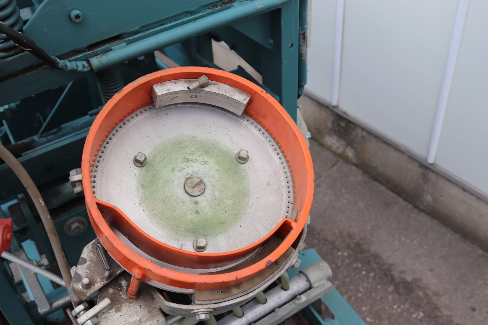 Dewa soil blocking machine with Unger seeder