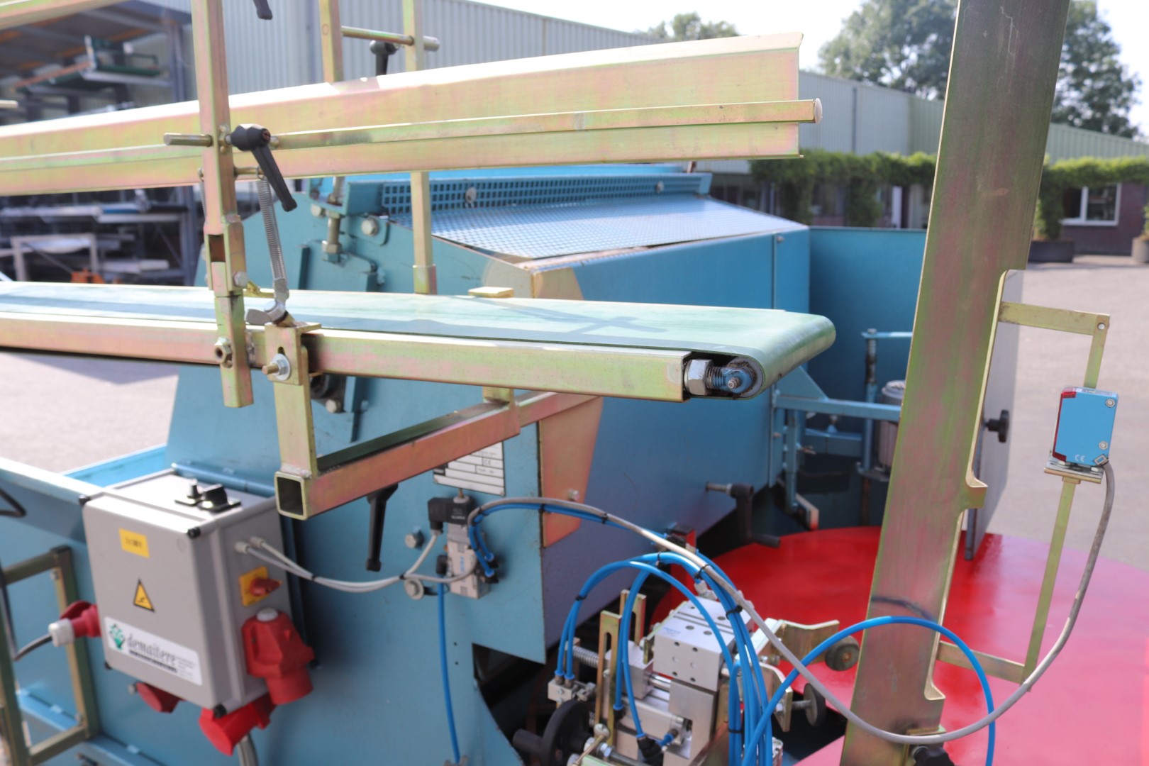 Demtec 1016 potting machine