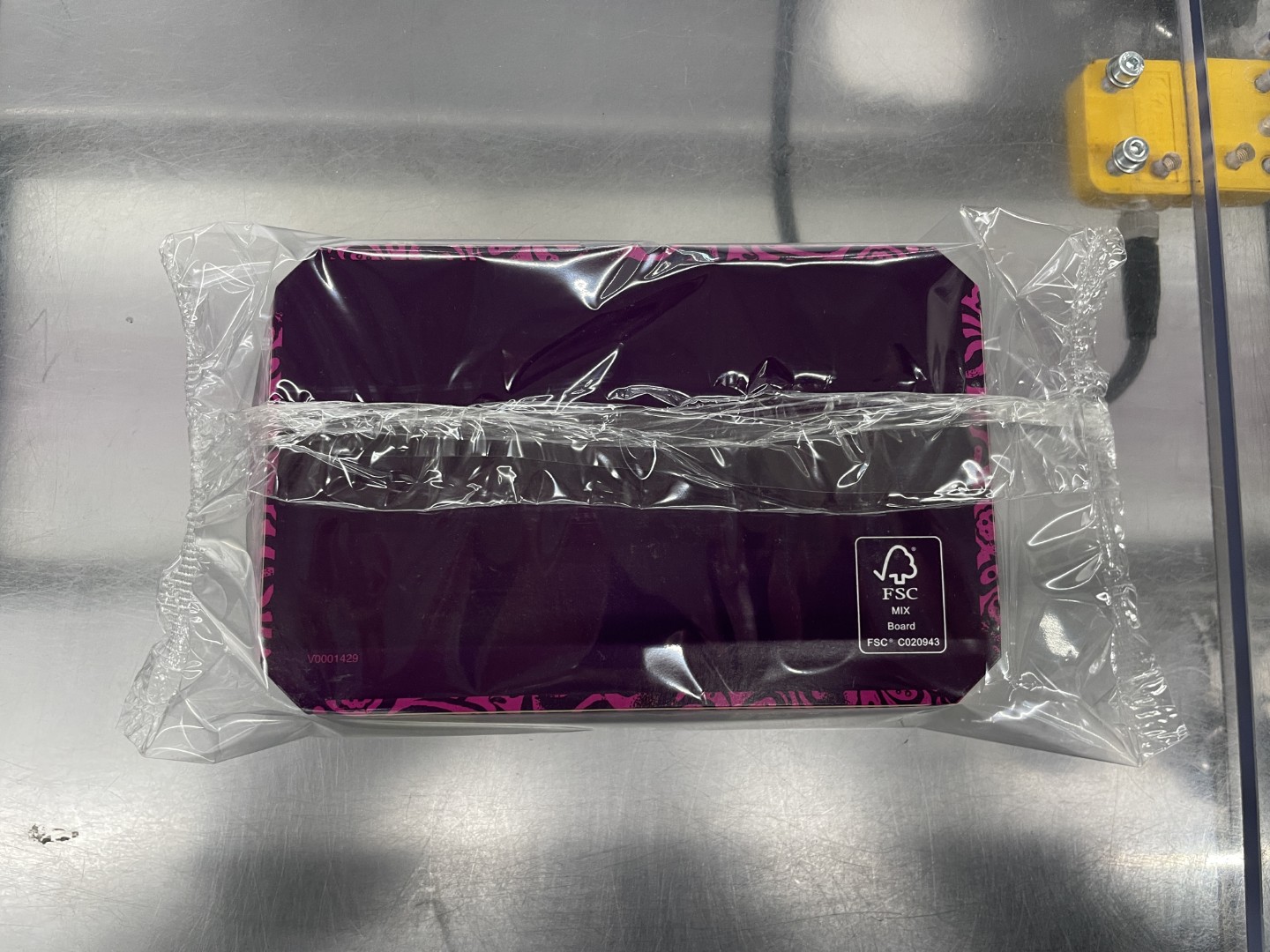Newtec PCS2009 Линия взвешивания продукции в лотках с упаковочной машиной Flow Pack