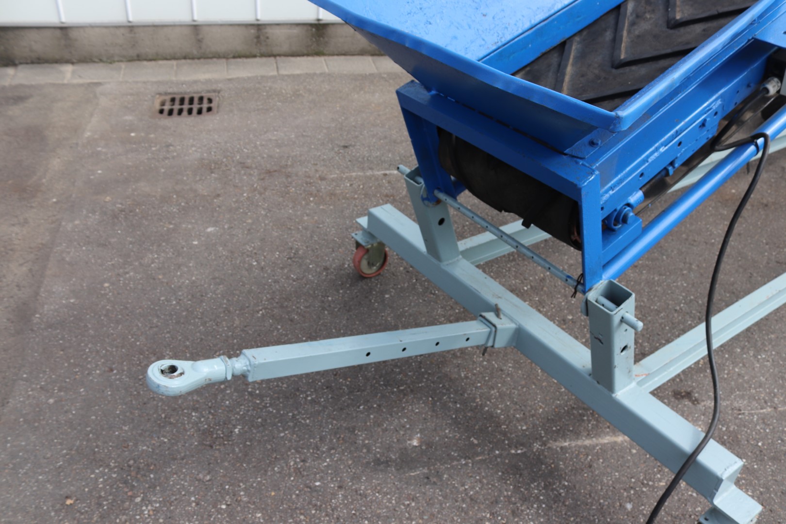 W.N. Kramer elevator 575 x 40 cm