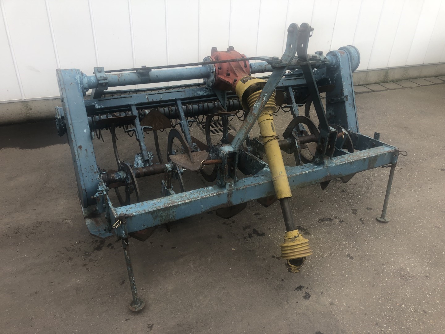 ����� �������������� 180 ��
