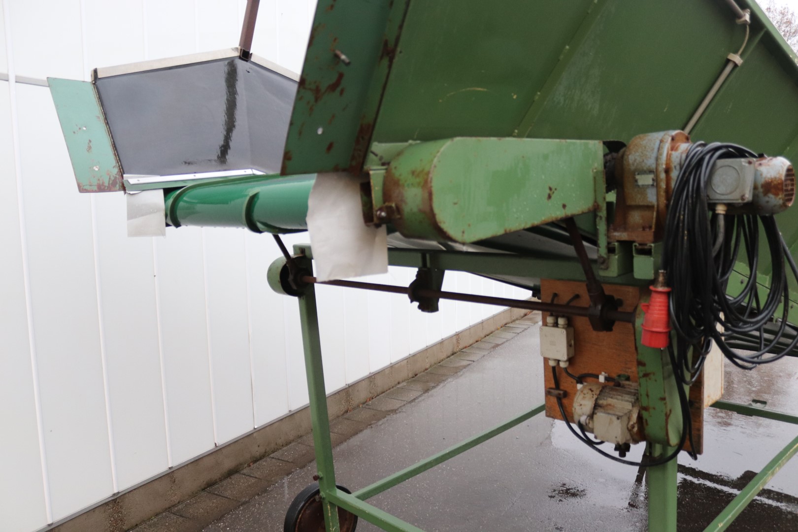Schouten hopper 440 x 120 cm with adjustable speed