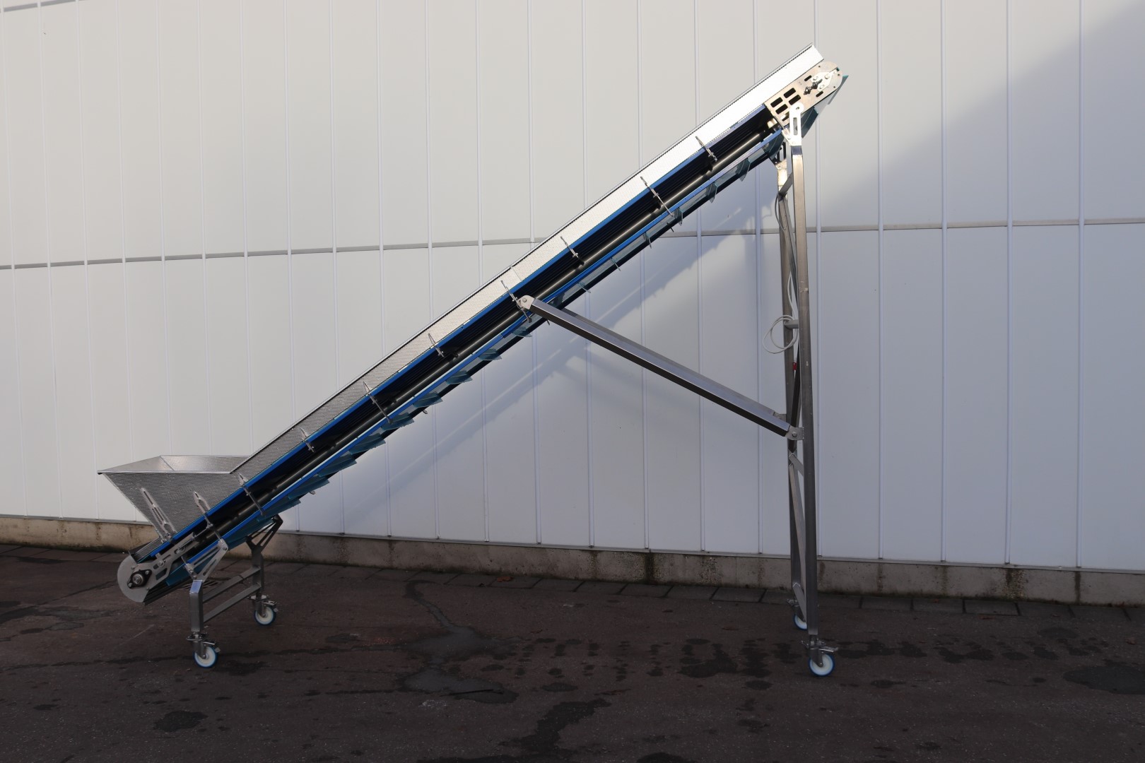 Jasa Stainless steel elevator 440 x 70 cm