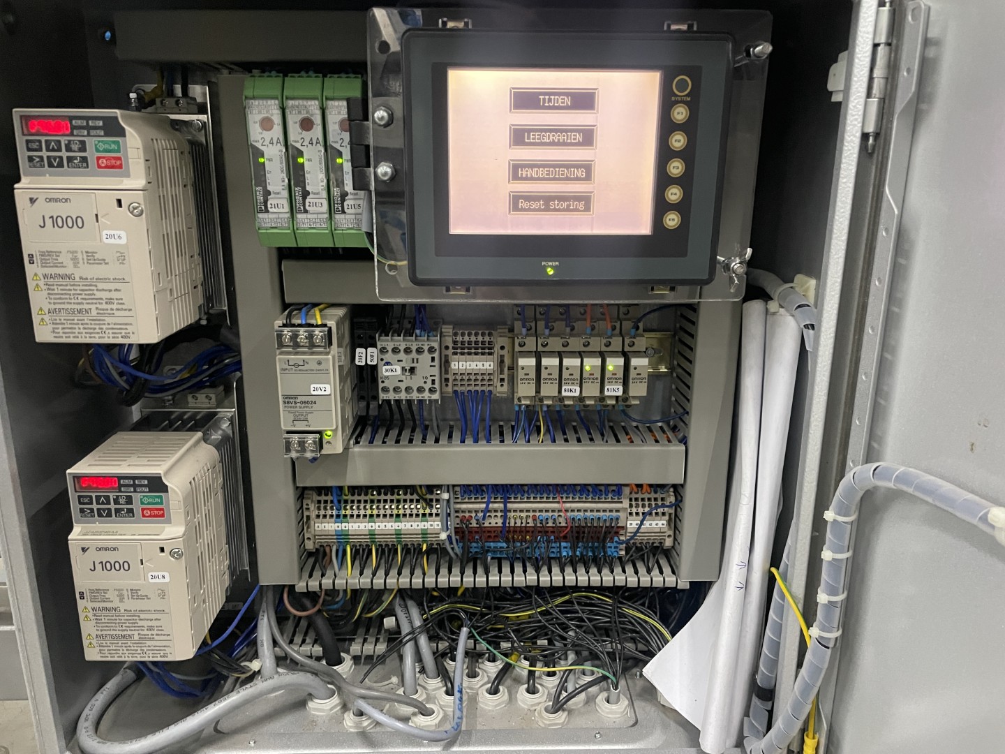 Manter VP16000 Весовой дозатор с 3 подъемниками и дозировочными конвейерами