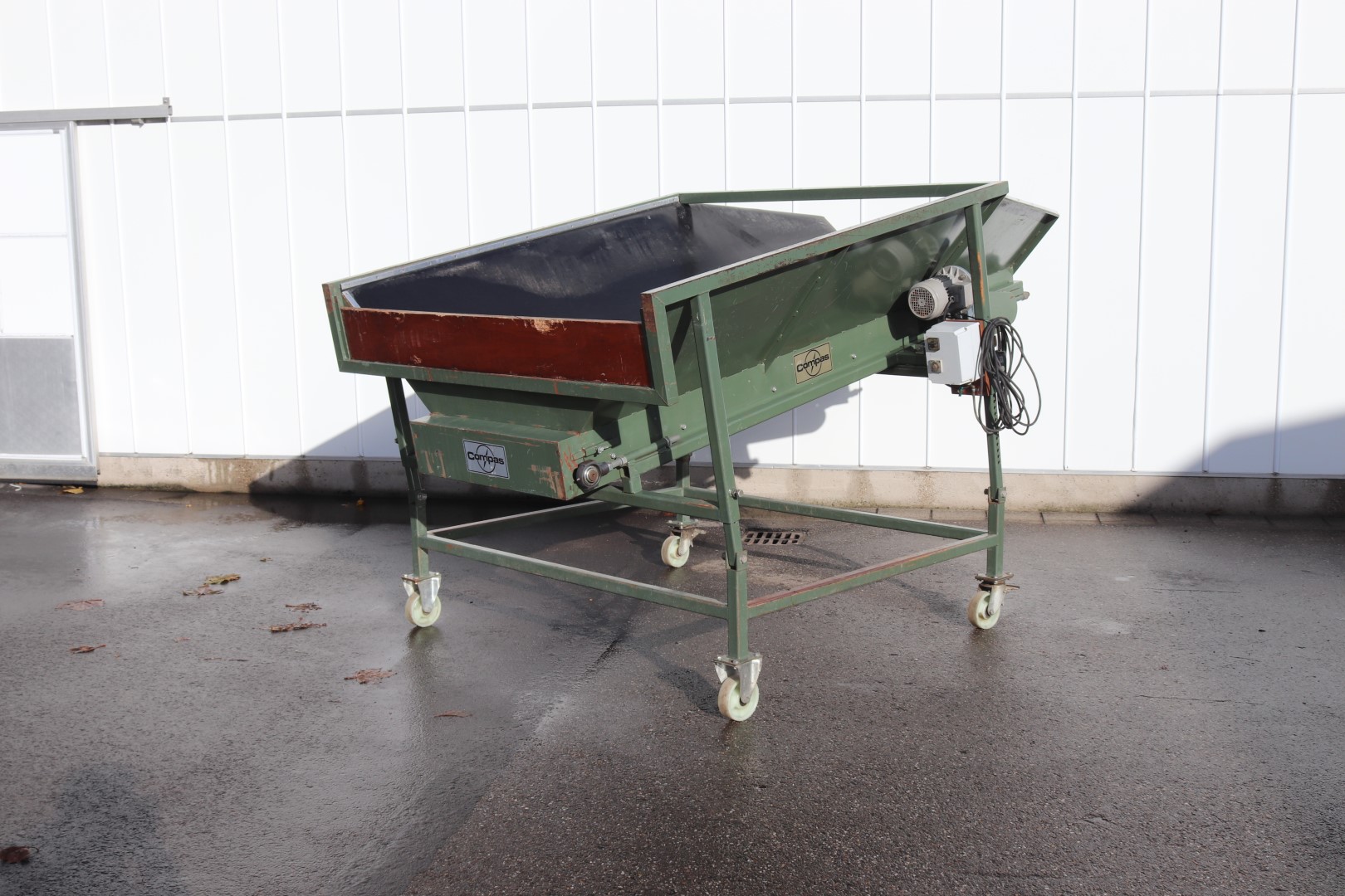 Compas dosing hopper 250 x 80 cm