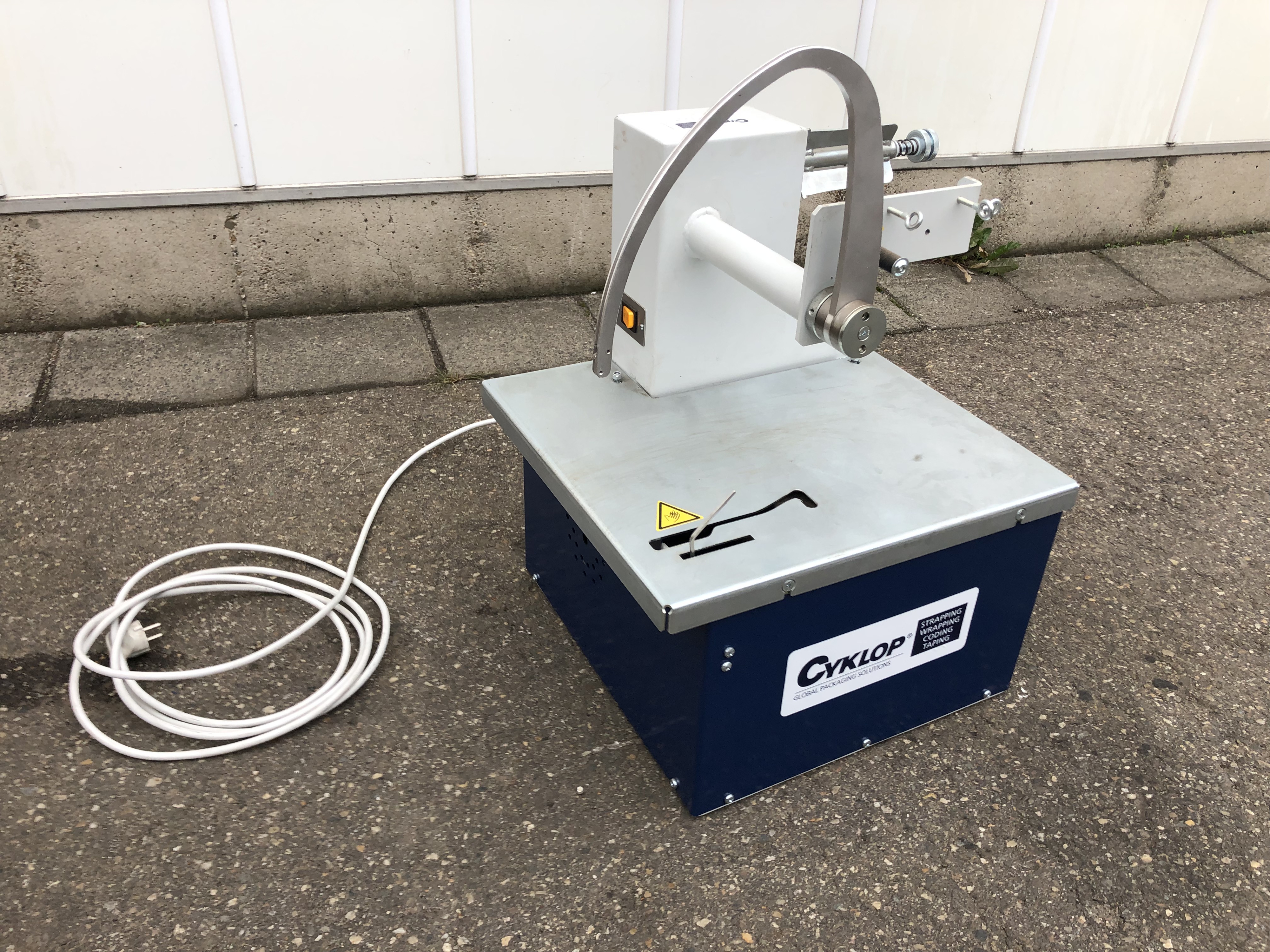 Cyklop Axro 2 Basic binding machine