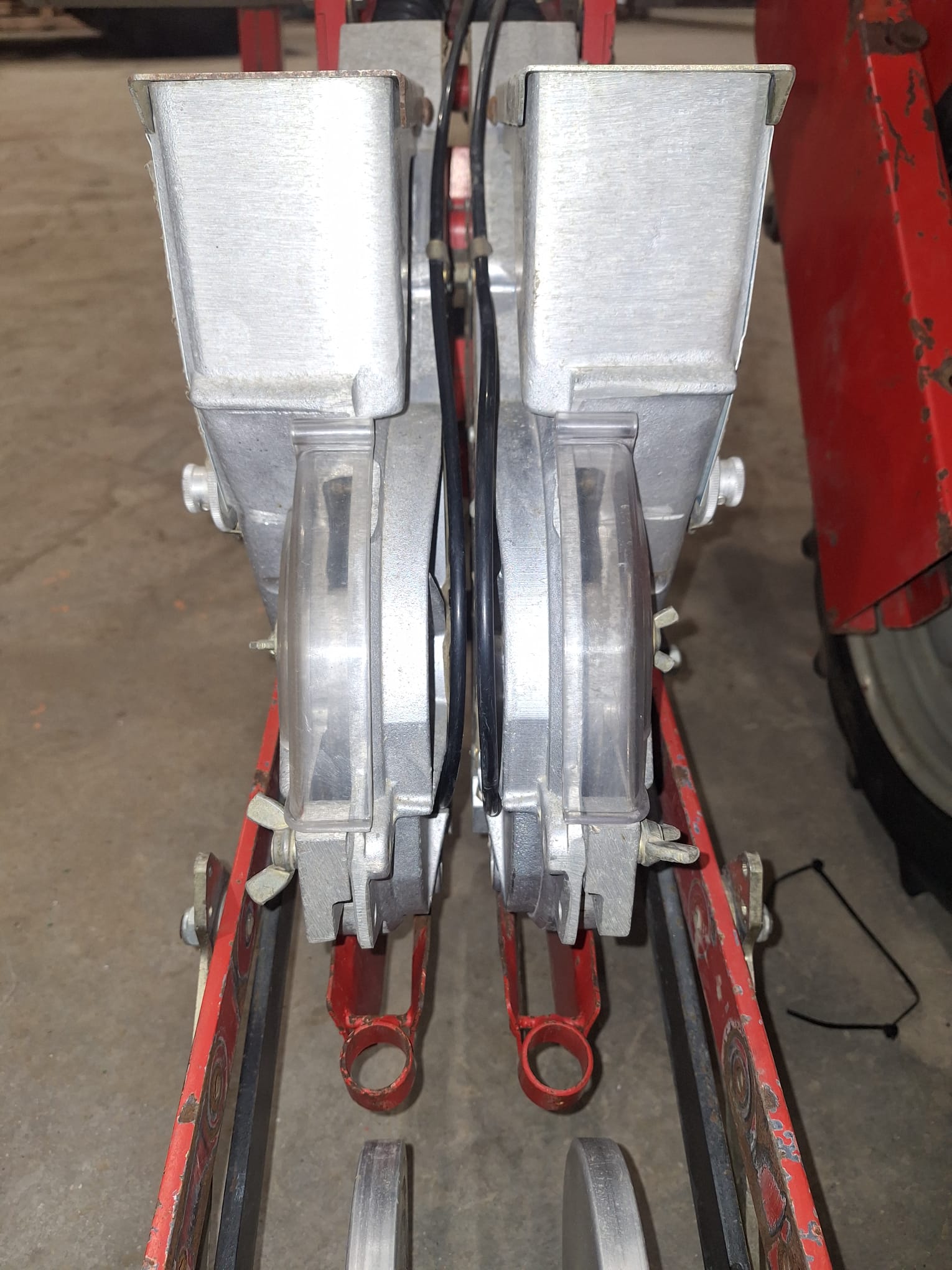 Agricola SN2 290 Пневматическая сеялка 4 ряда двойные