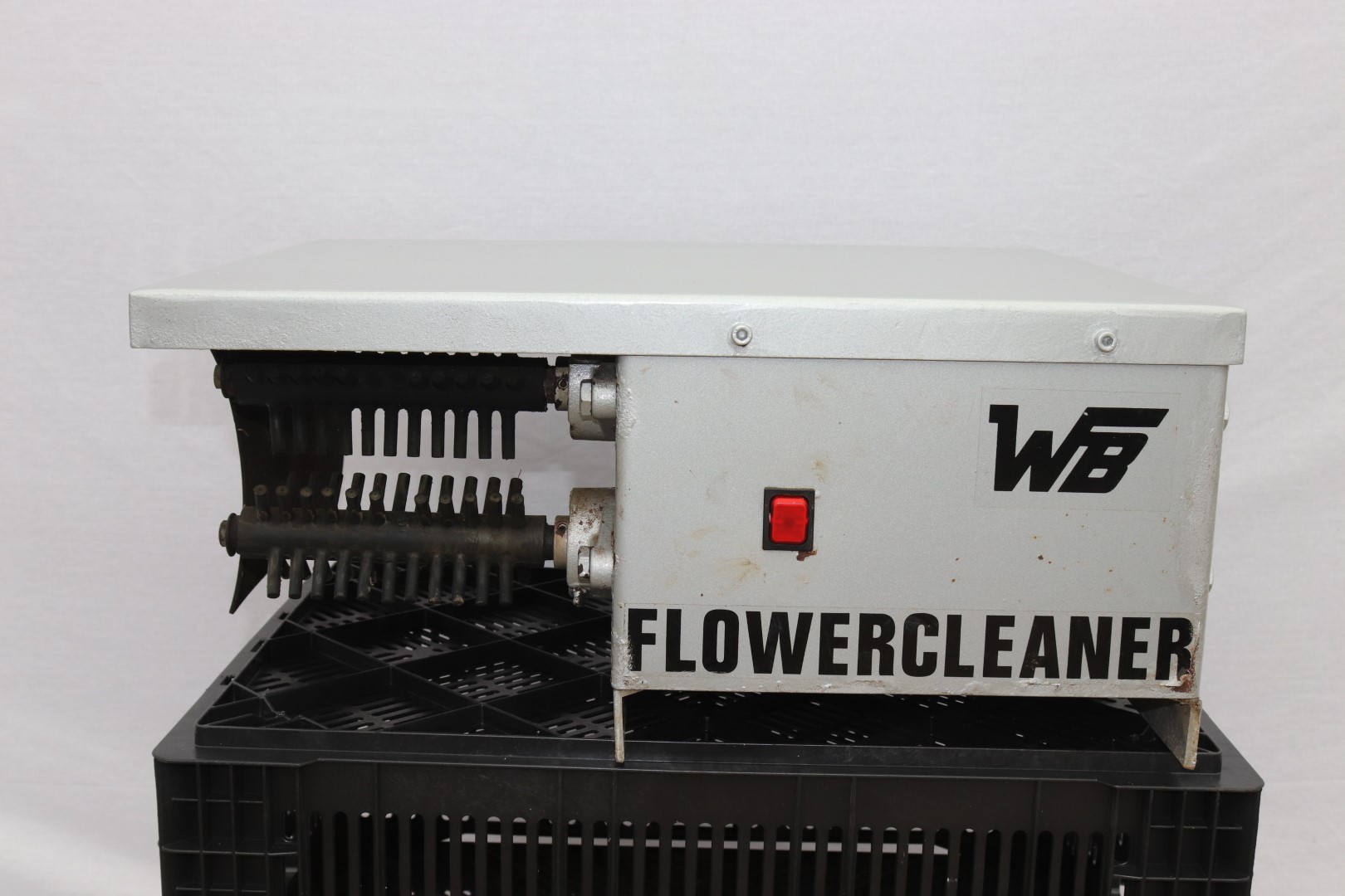 WB Flowercleaner deleafing machine